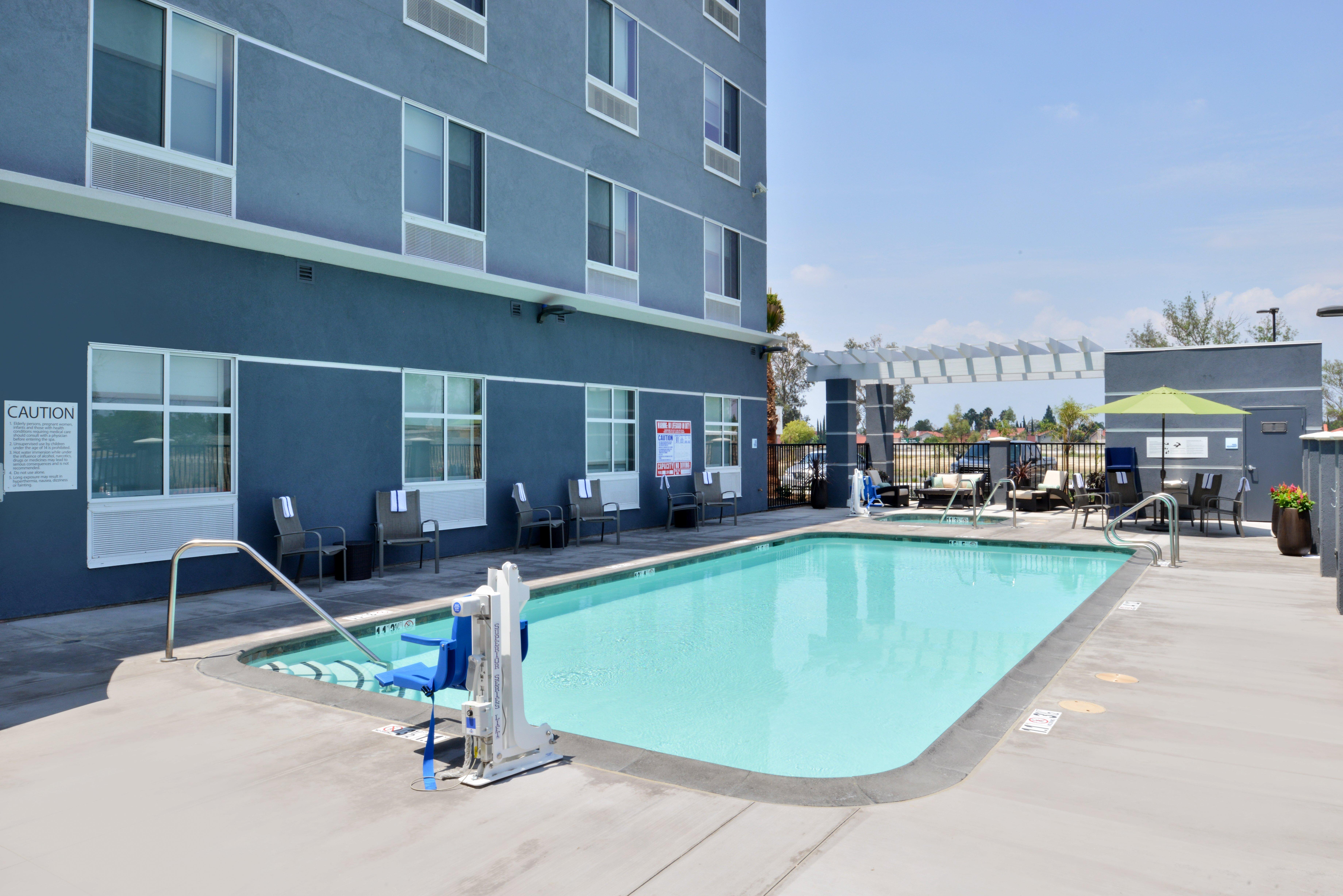 Holiday Inn Express Hotels & Suites Loma Linda, An Ihg Hotel Exterior photo